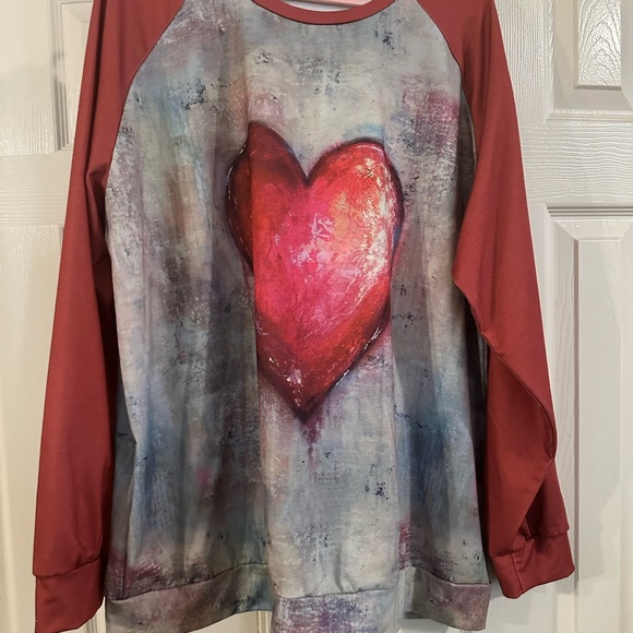 Heart pullover - Picture 3 of 3